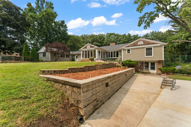 210 W 150 N, Valparaiso, IN 46385