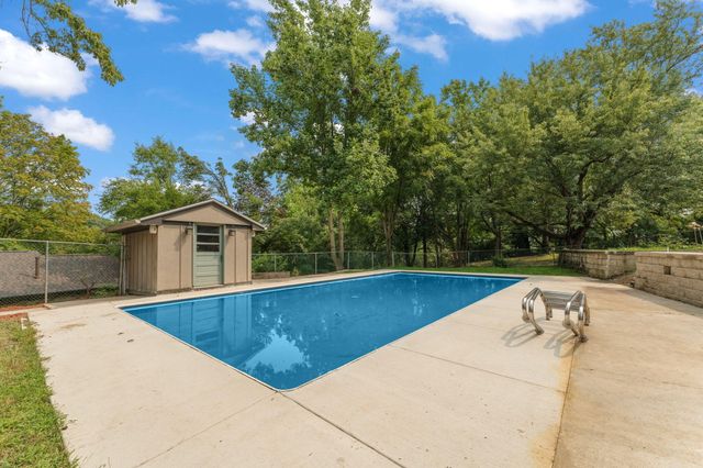 210 W 150 N, Valparaiso, IN 46385