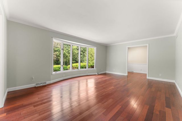 210 W 150 N, Valparaiso, IN 46385