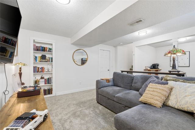 3220 SW Palidian Circle, Ankeny, IA 50023