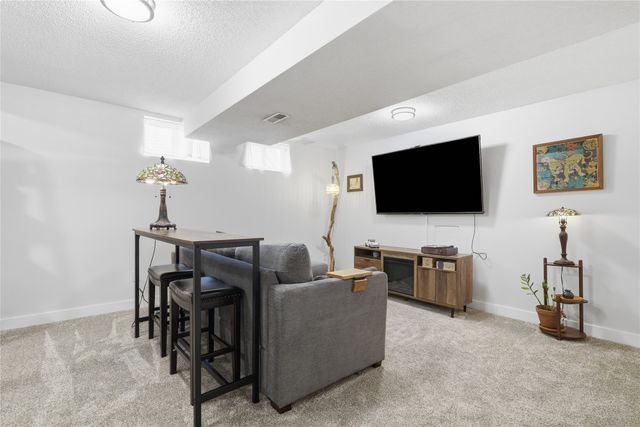 3220 SW Palidian Circle, Ankeny, IA 50023