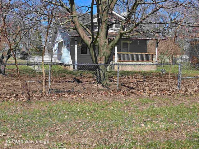 5025 Peterson Street, Buena Vista Twp, MI 48601