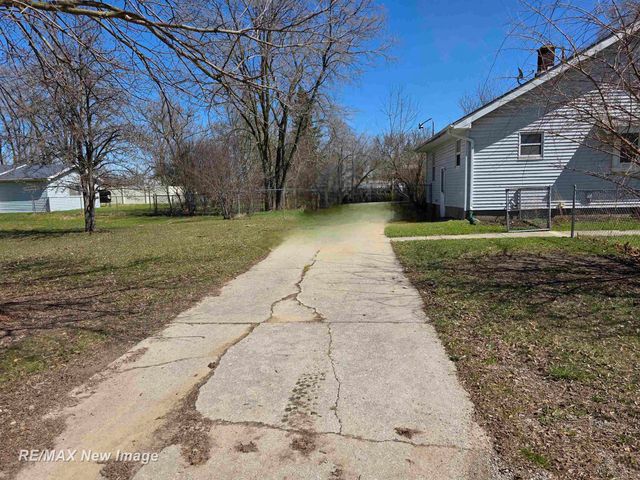5025 Peterson Street, Buena Vista Twp, MI 48601