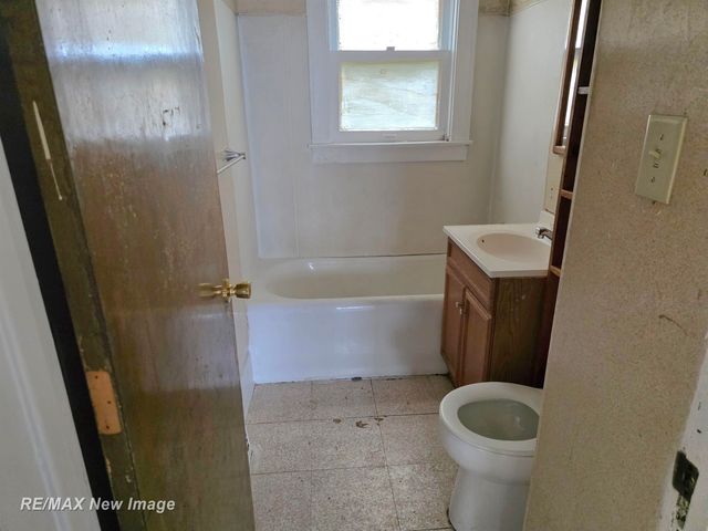 5025 Peterson Street, Buena Vista Twp, MI 48601