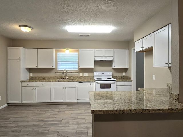 19618 Stillhouse Drive, Tomball, TX 77375