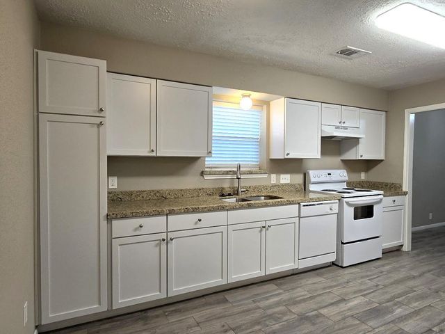 19618 Stillhouse Drive, Tomball, TX 77375