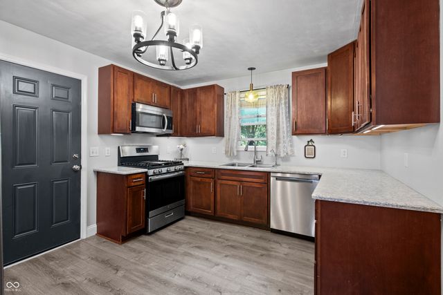 4230 Five Points Road, Indianapolis, IN 46239