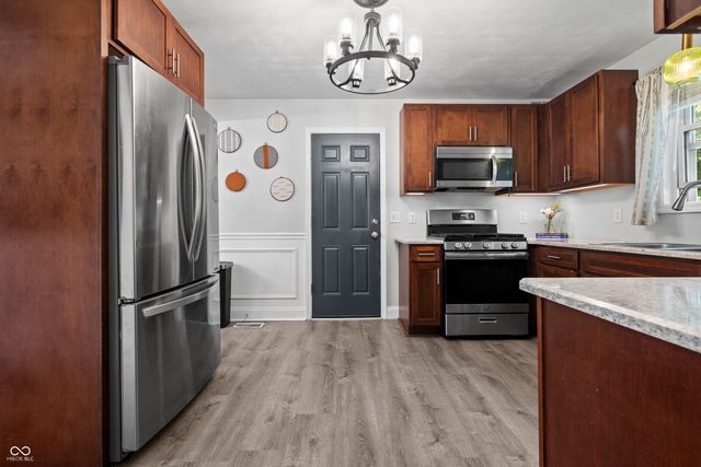 4230 Five Points Road, Indianapolis, IN 46239