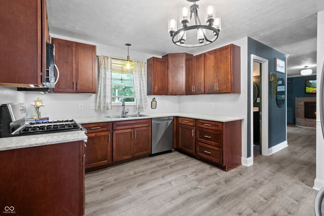 4230 Five Points Road, Indianapolis, IN 46239