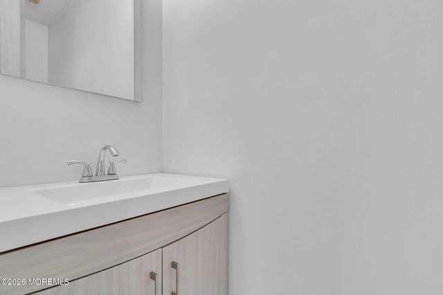 63 Dover Court, Tinton Falls, NJ 07712