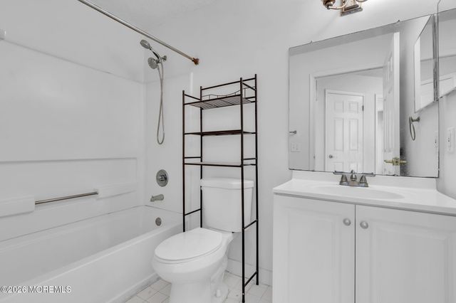 63 Dover Court, Tinton Falls, NJ 07712