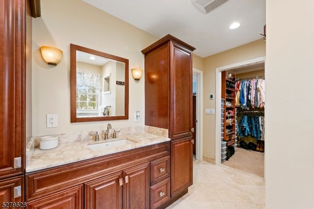 164 Parker Rd, Washington Twp., NJ 07853