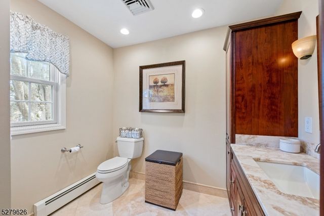 164 Parker Rd, Washington Twp., NJ 07853