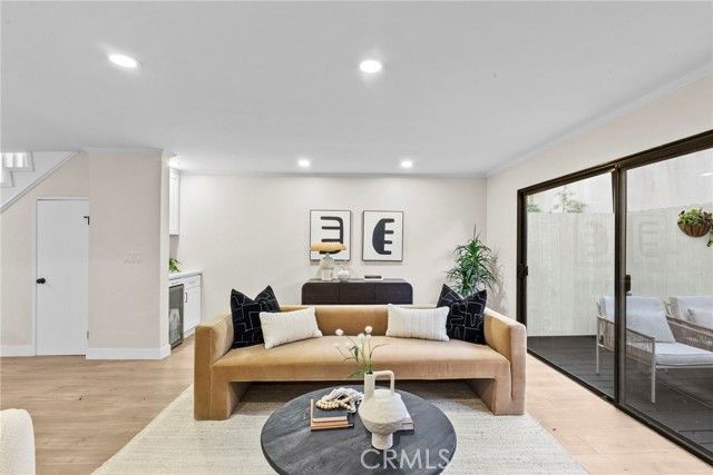 1807 10th 4, Santa Monica, CA 90404