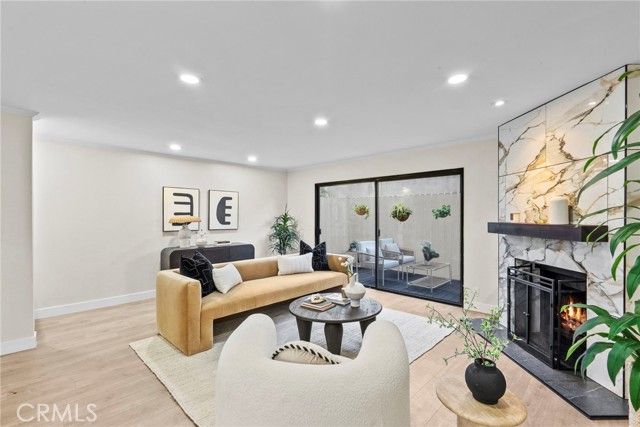 1807 10th 4, Santa Monica, CA 90404