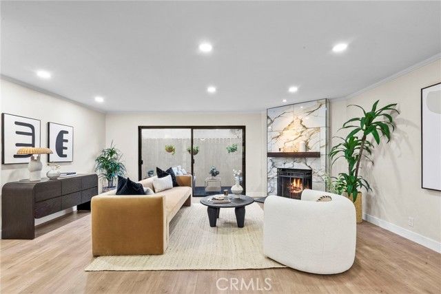 1807 10th 4, Santa Monica, CA 90404