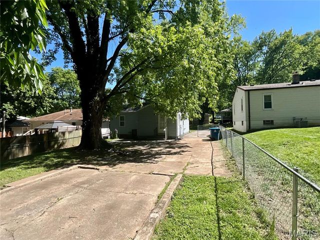 233 Buddie Avenue, St Louis, MO 63135