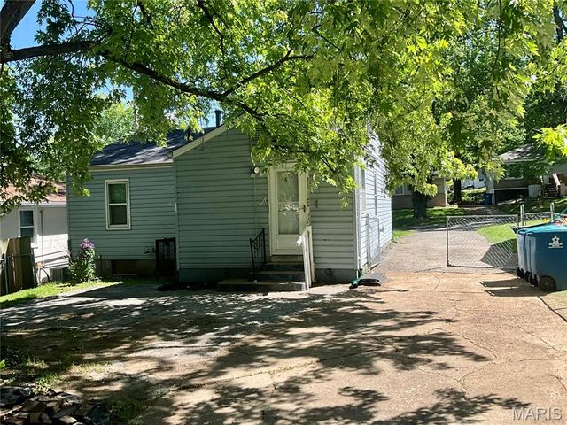 233 Buddie Avenue, St Louis, MO 63135
