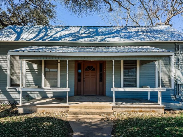 1404 Fannin Street, Columbus, TX 78934