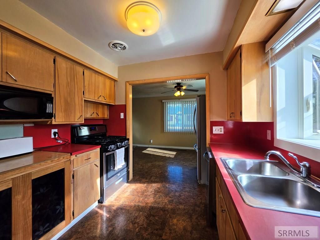 Image 13 of property listing at 315 S Birch Street, Blackfoot, ID 83221