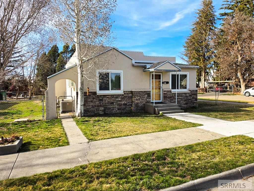 Image 3 of property listing at 315 S Birch Street, Blackfoot, ID 83221