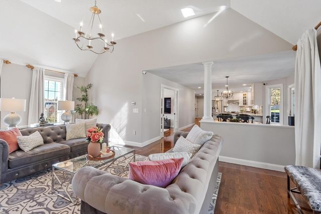 140 Barteau Lane, Boxborough, MA 01719