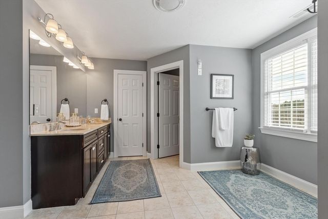 140 Barteau Lane, Boxborough, MA 01719