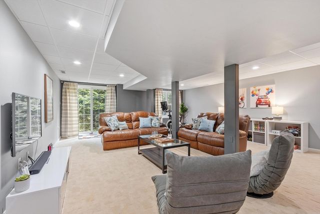 140 Barteau Lane, Boxborough, MA 01719