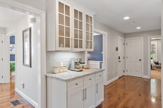 140 Barteau Lane, Boxborough, MA 01719