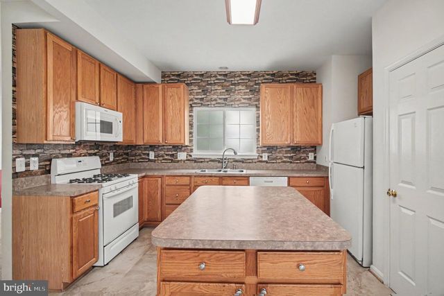 2 AZALEA ST, Fredericksburg, VA 22406