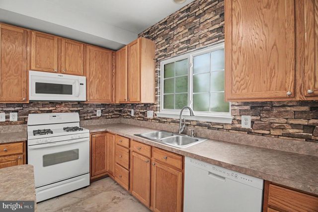 2 AZALEA ST, Fredericksburg, VA 22406