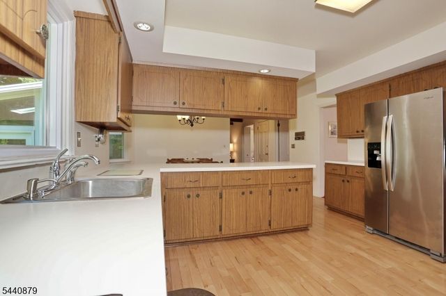 543 Hague Ct, Oradell Boro, NJ 07649