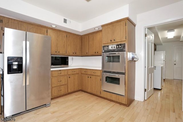 543 Hague Ct, Oradell Boro, NJ 07649