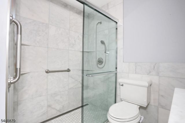 543 Hague Ct, Oradell Boro, NJ 07649