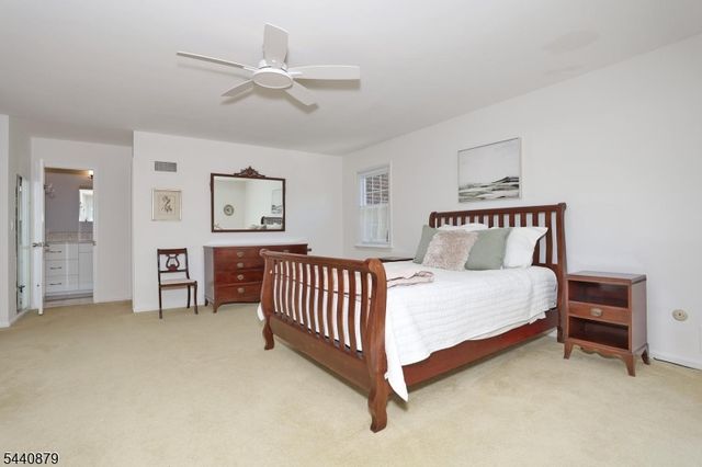 543 Hague Ct, Oradell Boro, NJ 07649