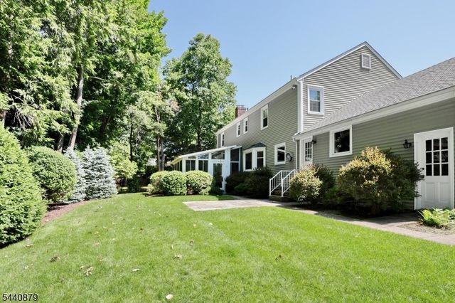 543 Hague Ct, Oradell Boro, NJ 07649