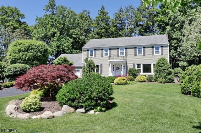 543 Hague Ct, Oradell Boro, NJ 07649