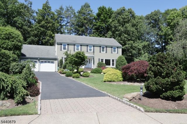 543 Hague Ct, Oradell Boro, NJ 07649