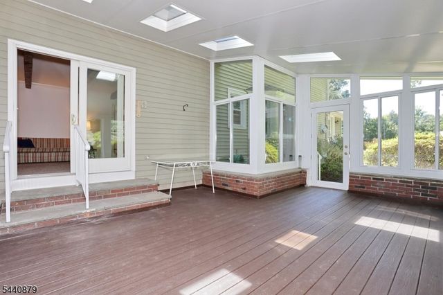 543 Hague Ct, Oradell Boro, NJ 07649