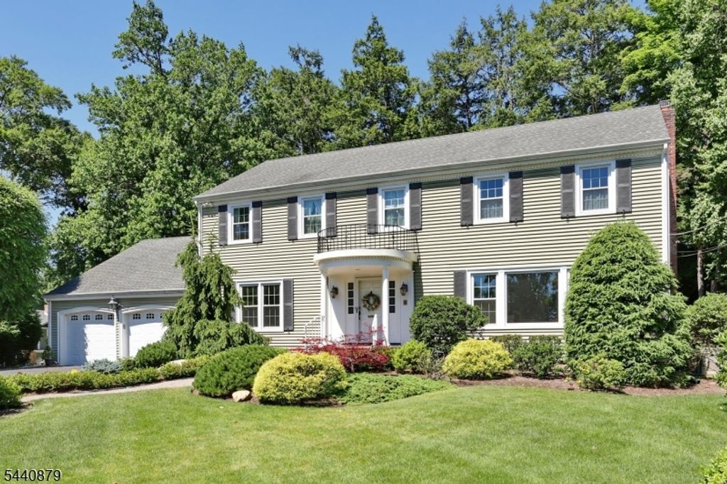 543 Hague Ct, Oradell Boro, NJ 07649