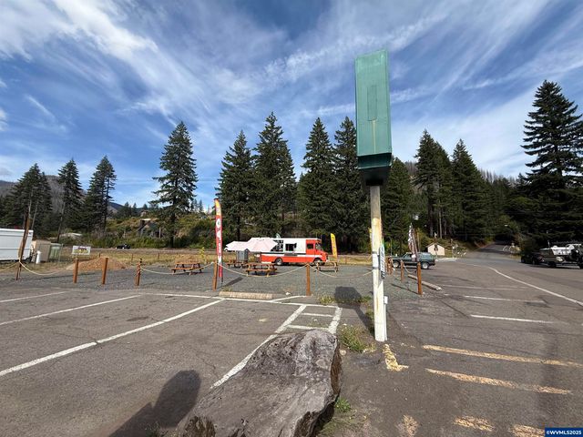 100 & 110 Detroit Av N, Detroit, OR 97342