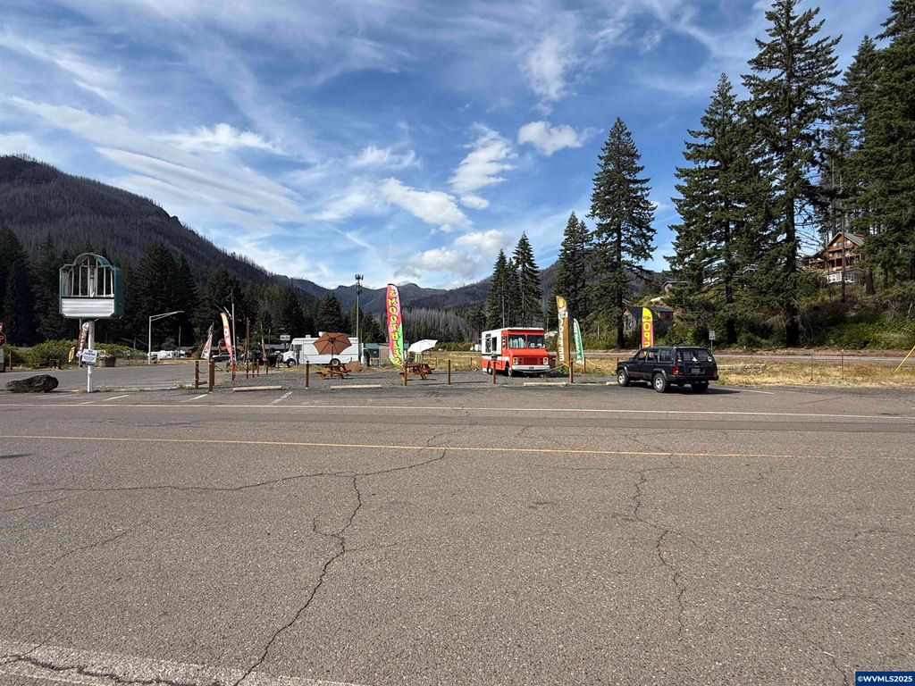 100 & 110 Detroit Av N, Detroit, OR 97342