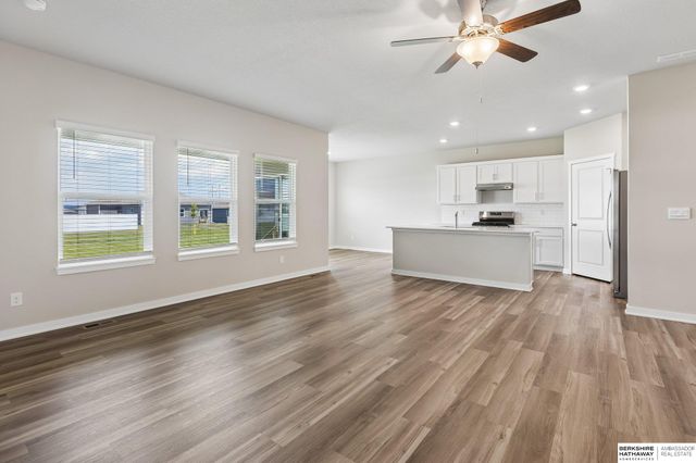 6232 Harvest Drive, Papillion, NE 68157
