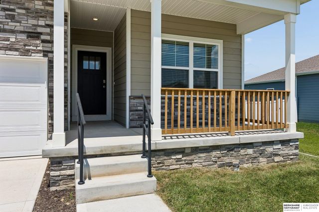 6232 Harvest Drive, Papillion, NE 68157