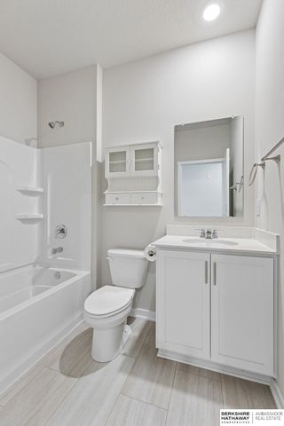 6232 Harvest Drive, Papillion, NE 68157