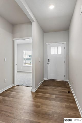 6232 Harvest Drive, Papillion, NE 68157