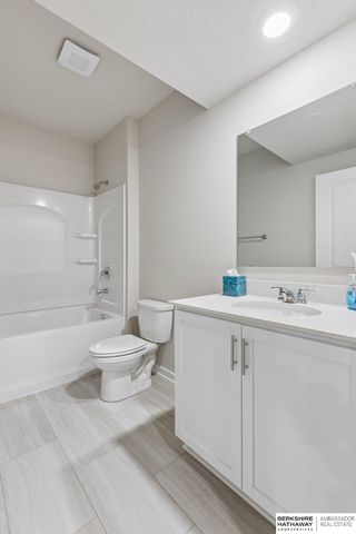 6232 Harvest Drive, Papillion, NE 68157