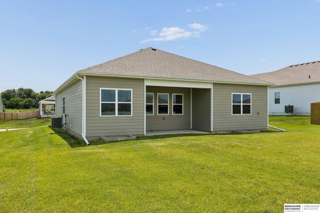 6232 Harvest Drive, Papillion, NE 68157