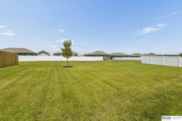 6232 Harvest Drive, Papillion, NE 68157