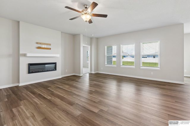 6232 Harvest Drive, Papillion, NE 68157